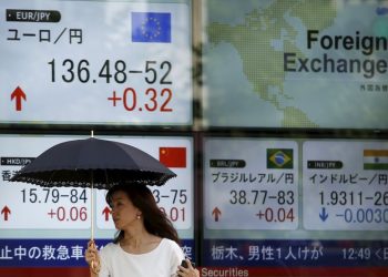 Sterling may gain on UK Treasury chief’s growth-boosting plans