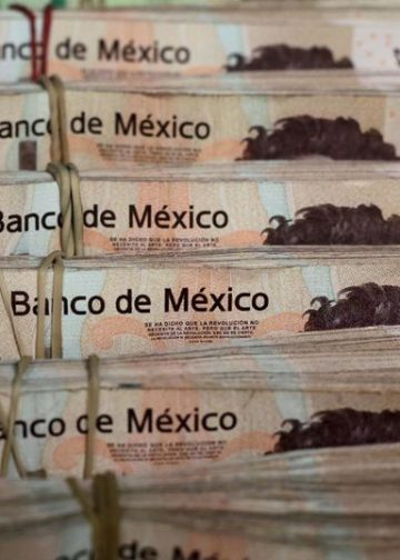 Mexico’s peso falls after Trump announces tariffs on Colombian goods