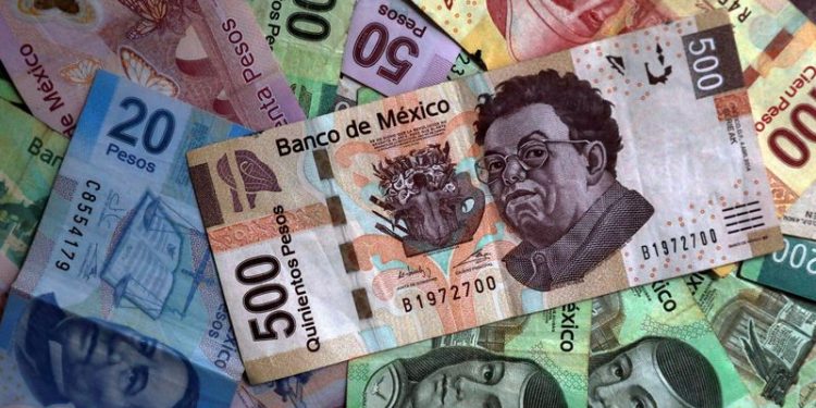 Mexican peso slides, Canadian dollar weakens as Trump imposes tariffs on Colombia
